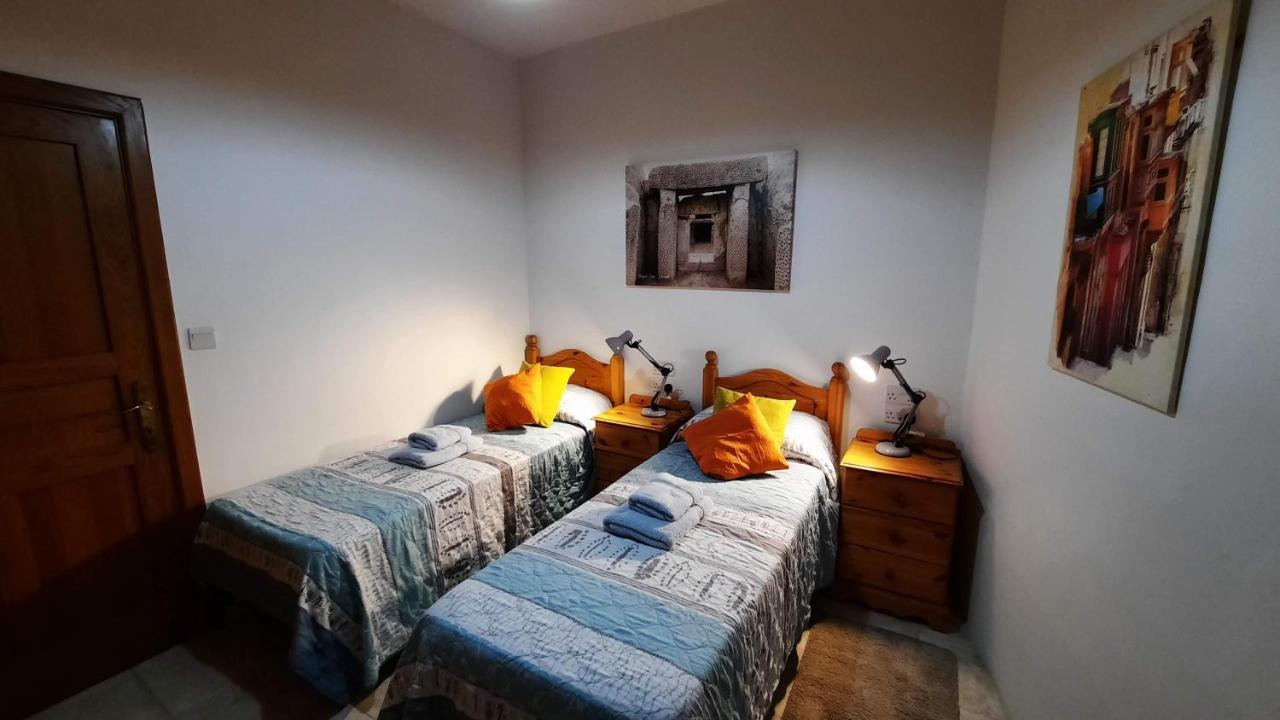Spacious Side-Sea View Apartment At St Paul'S Bay Bahía de San Pablo Exterior foto